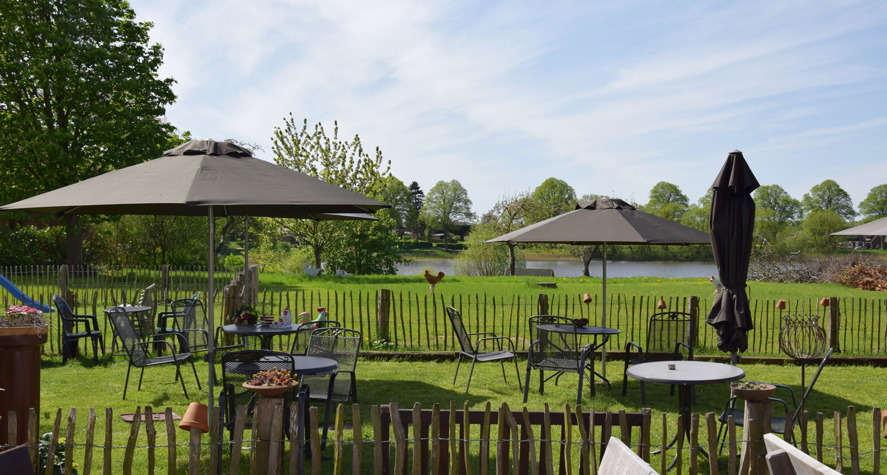 Garten und Terrasse mit Seeblick